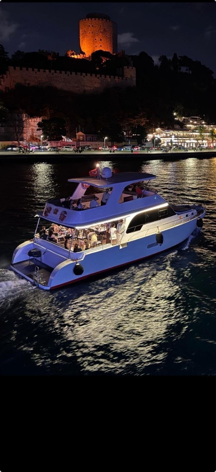 17 Metre Flybridge Motoryat | 25 Kişilik Boğaz, Yüzme ve Adalar Turları